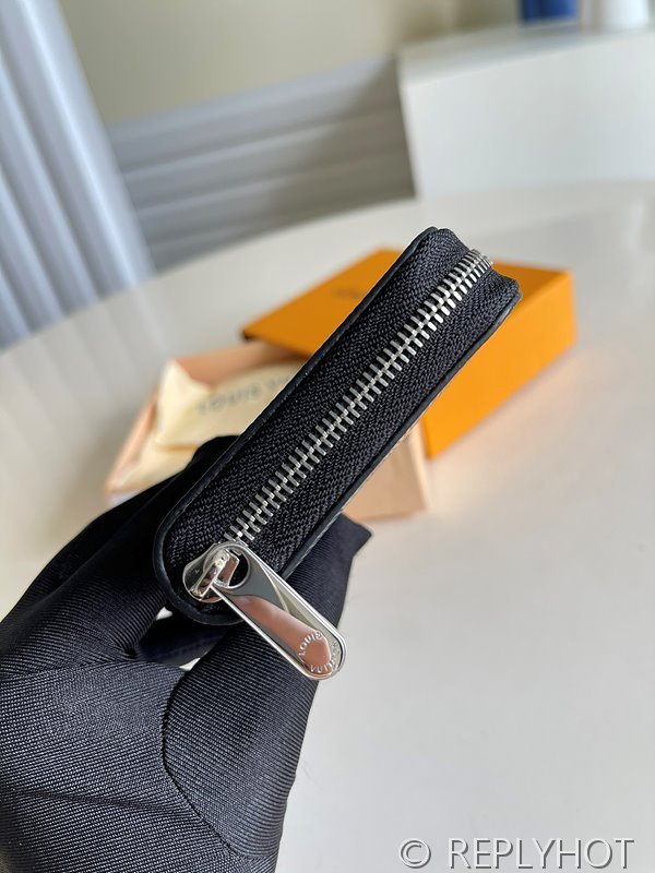 루이비통 지피 코인 퍼스 에피 [매장가 60만원대]