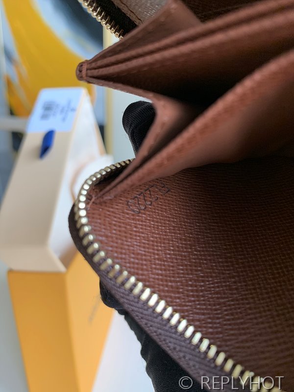 루이비통 지피 코인 퍼스 모노그램 [매장가 60만원대]