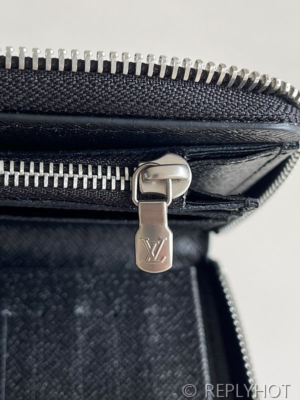 루이비통 지피 월릿 버티컬 모노그램 이클립스 [매장가 100만원대]