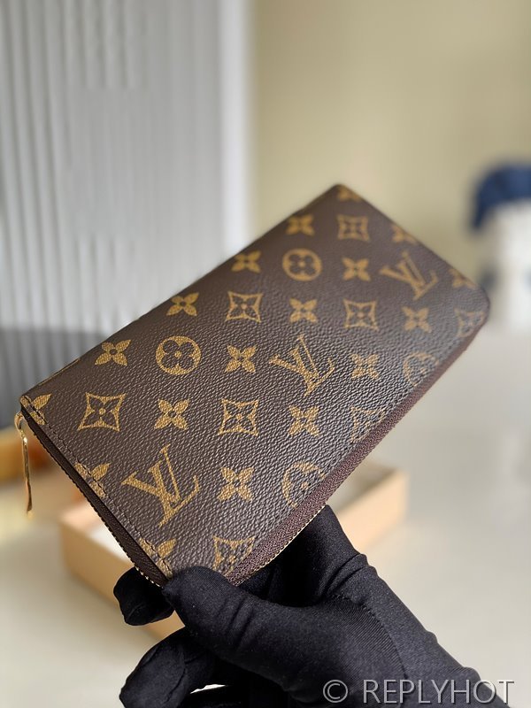 루이비통 지피 오거나이저 모노그램 [매장가 120만원대]