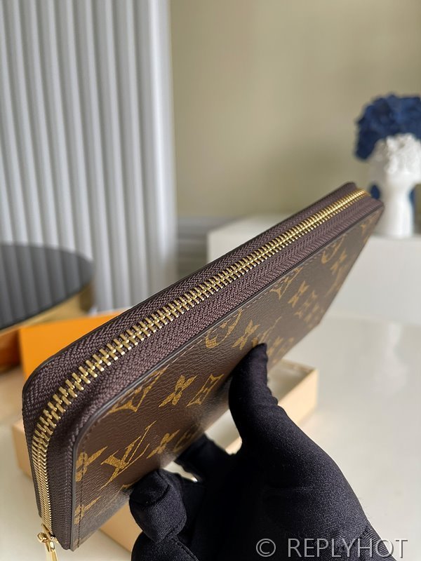 루이비통 지피 오거나이저 모노그램 [매장가 120만원대]