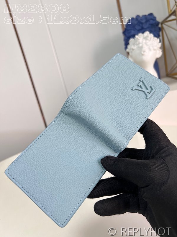 루이비통 멀티플 월릿 스카이블루 [매장가 100만원대]
