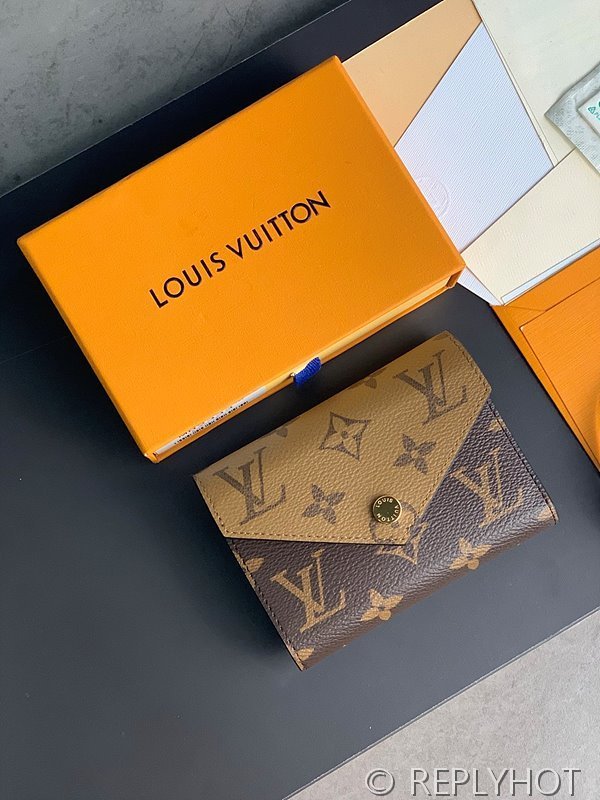 루이비통 빅토린 월릿 모노그램 리버스 캔버스 [매장가 80만원대]