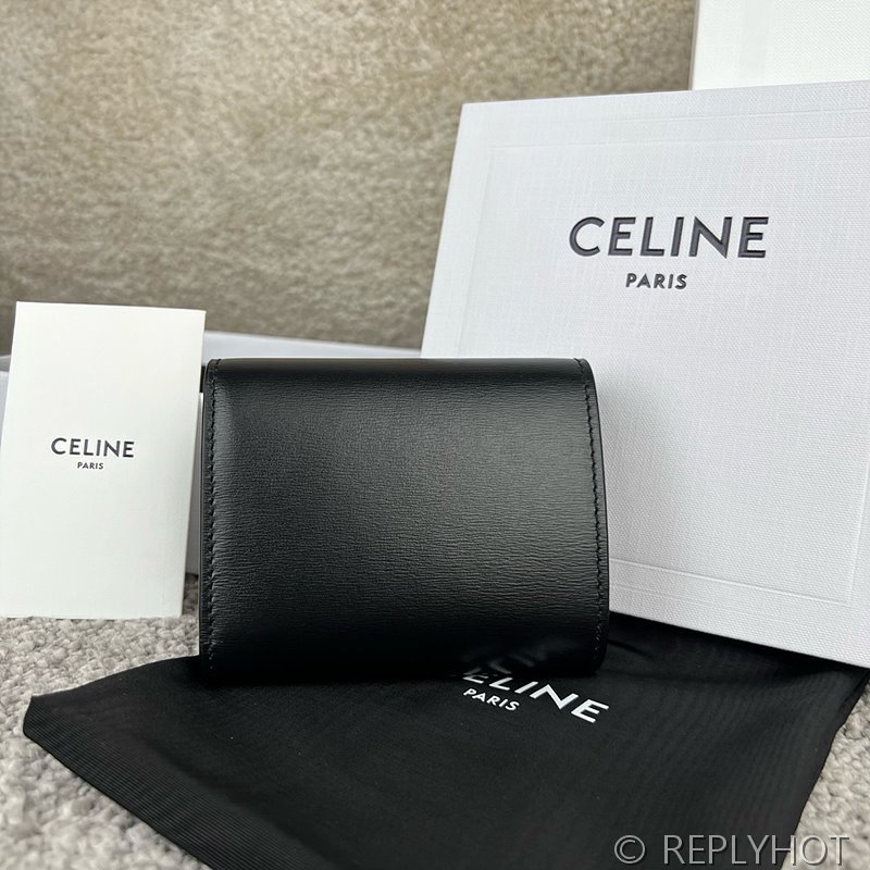 셀린느 스몰 트리옹프 지갑-샤이니 카프스킨 블랙 [매장가 90만원대]