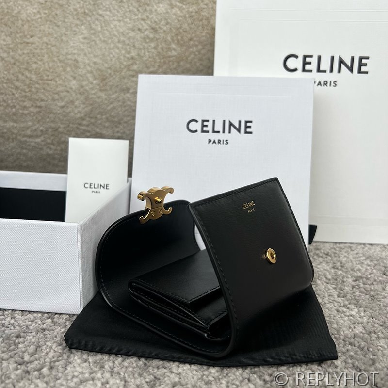 셀린느 스몰 트리옹프 지갑-샤이니 카프스킨 블랙 [매장가 90만원대]