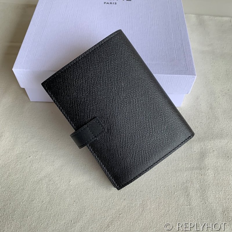 셀린느 미디엄 스트랩 지갑-그레인 카프스킨 블랙 [매장가 90만원대]