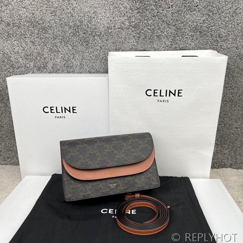 셀린느 스트랩 지갑 [매장가 225만원대]