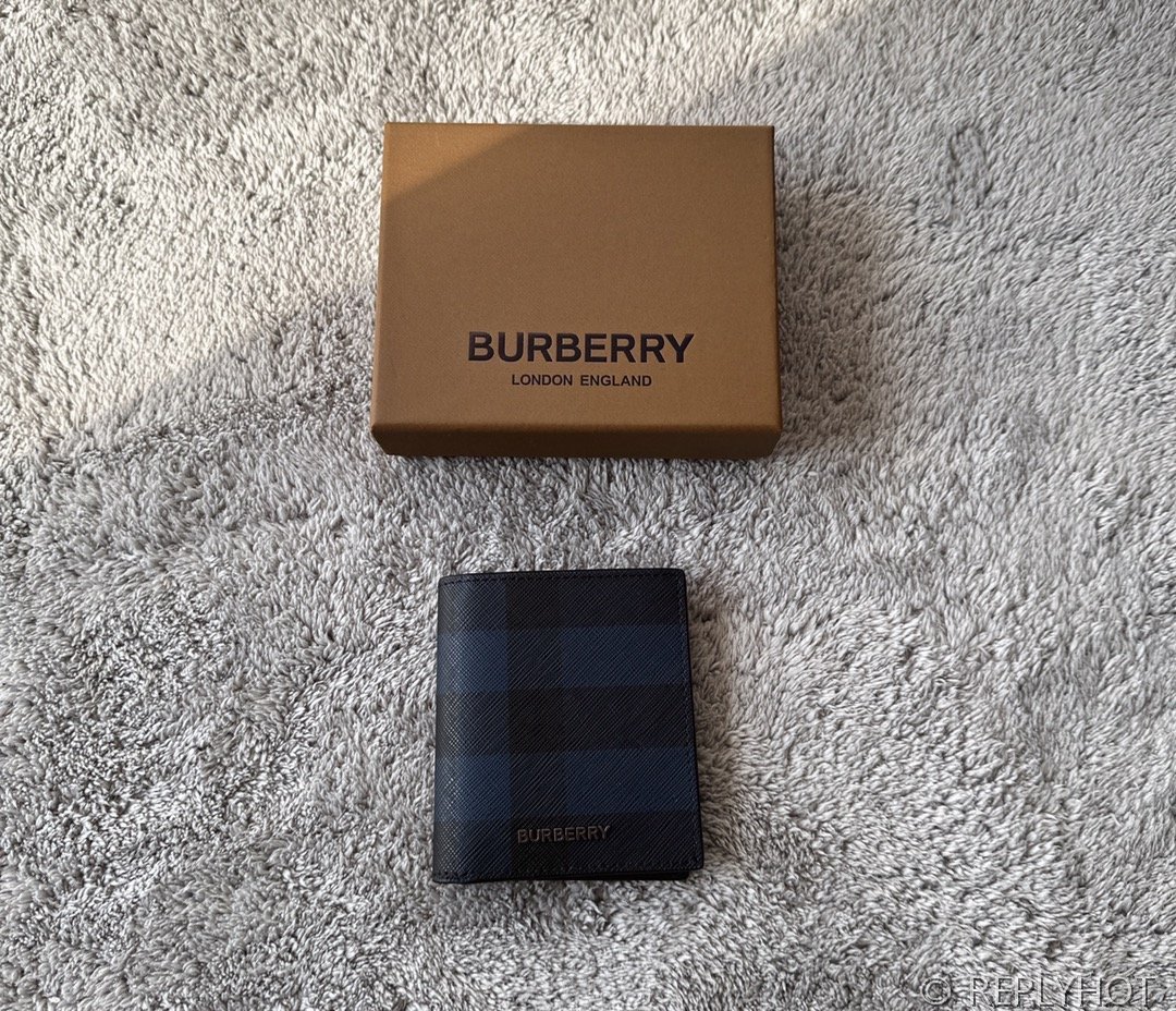 버버리 체크 레더 폴딩 카드 케이스 [매장가 50만원대]