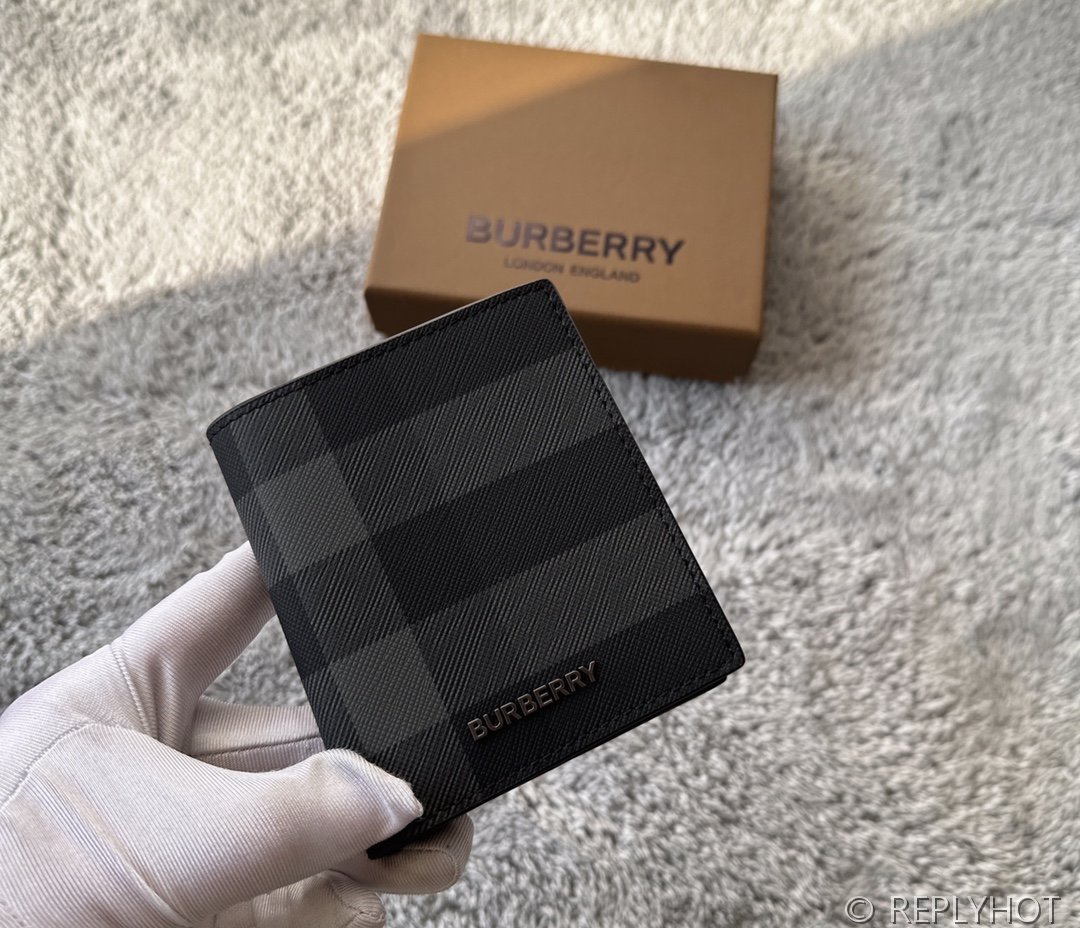 버버리 체크 레더 폴딩 카드 케이스 [매장가 50만원대]