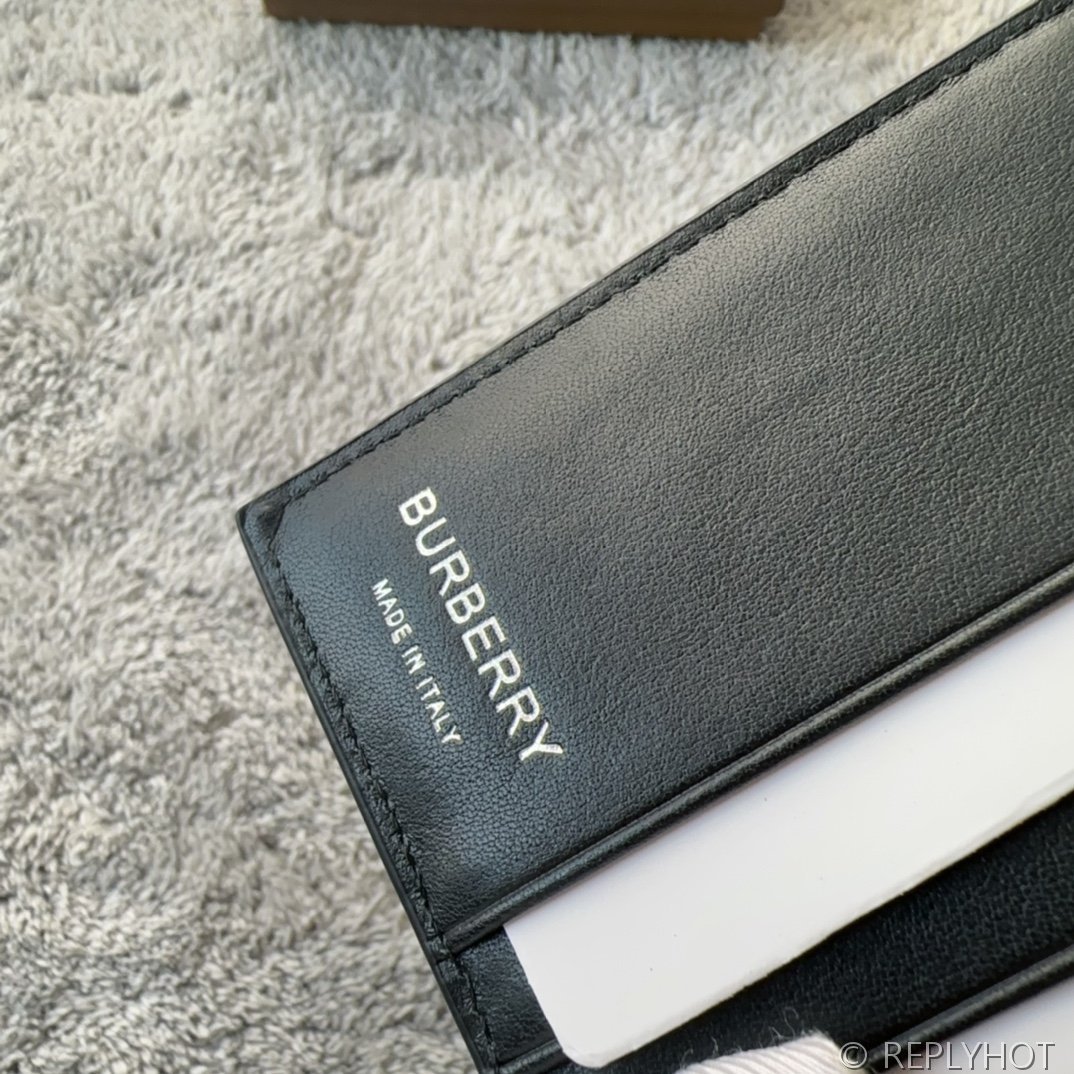 버버리 체크 레더 폴딩 카드 케이스 [매장가 50만원대]