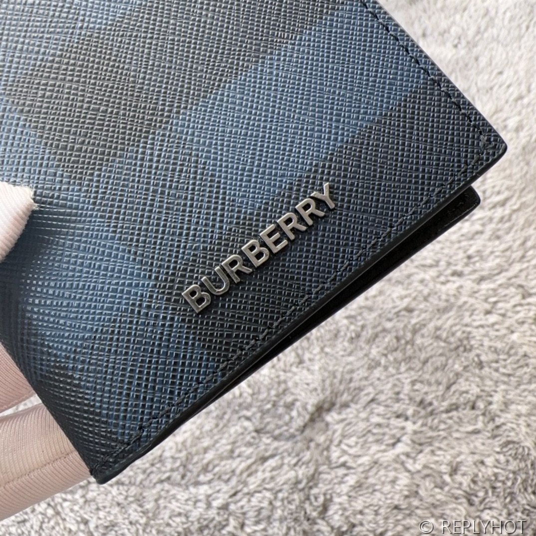 버버리 체크 레더 폴딩 카드 케이스 [매장가 50만원대]
