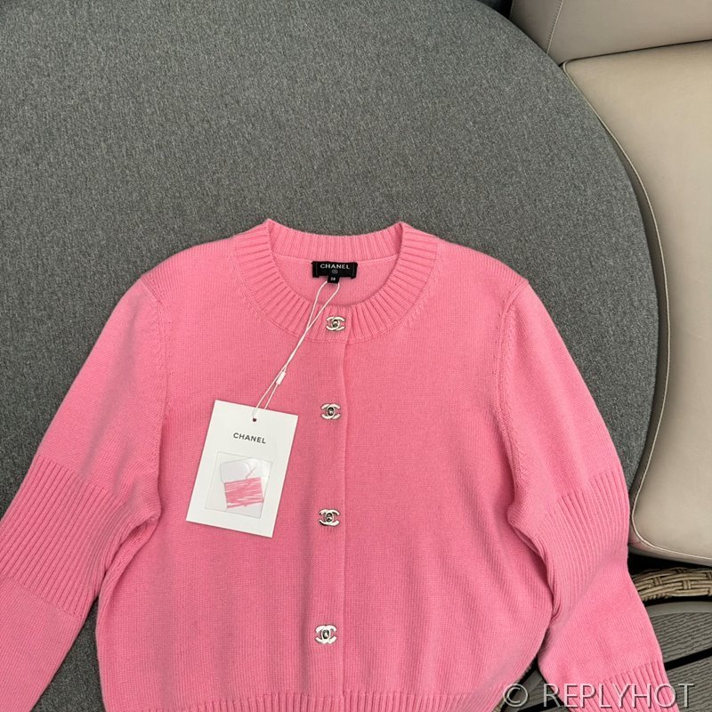 샤넬 24 CC 로고 턴락 캐시미어 가디건