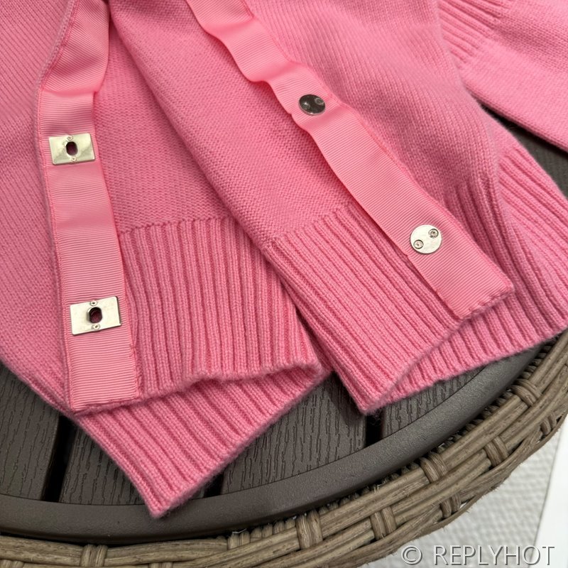 샤넬 24 CC 로고 턴락 캐시미어 가디건