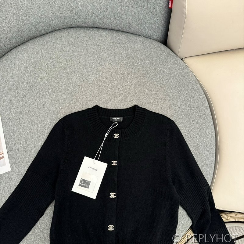 샤넬 24 CC 로고 턴락 캐시미어 가디건