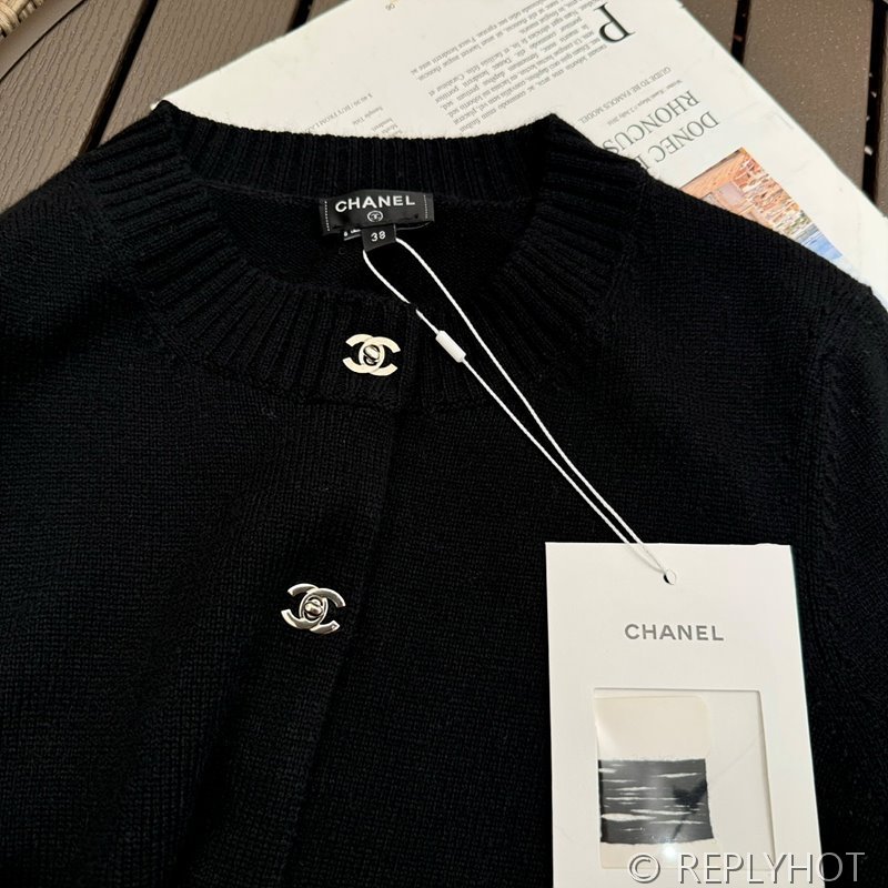 샤넬 24 CC 로고 턴락 캐시미어 가디건