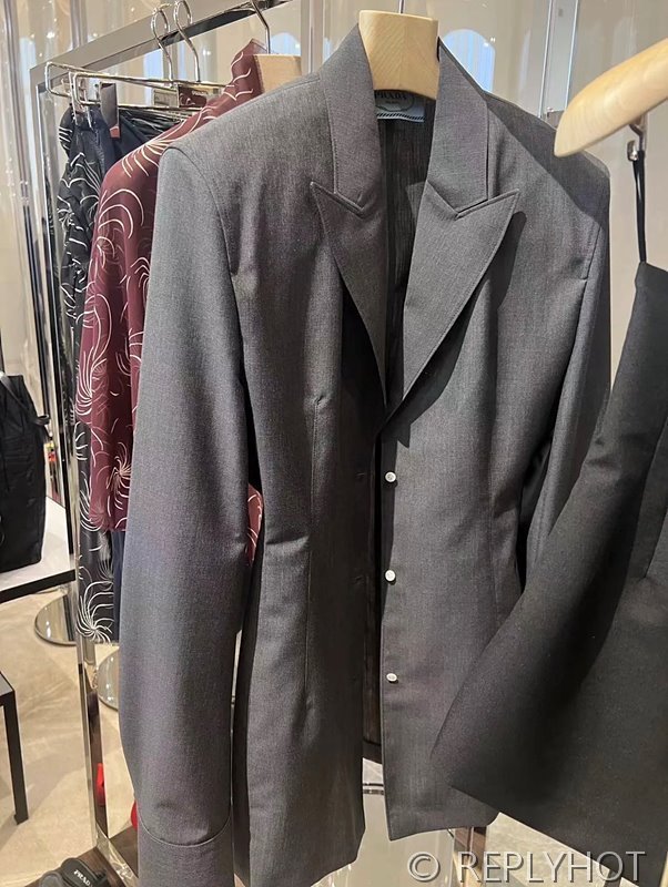 프라다 슬림핏 블레이저