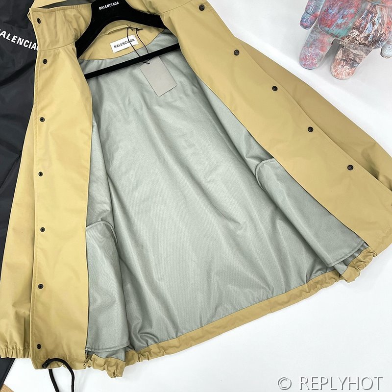 발렌시아가 레인 자켓