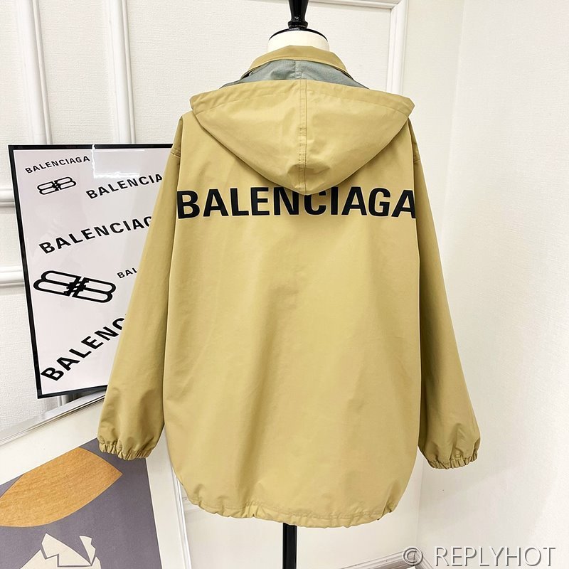 발렌시아가 레인 자켓