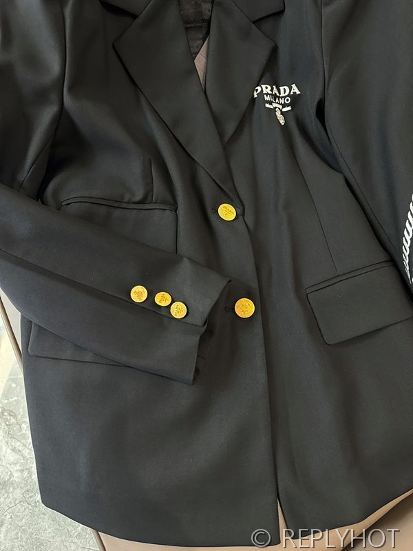 프라다 트라이앵글 로고 프린트 레터 슬리브 블레이저