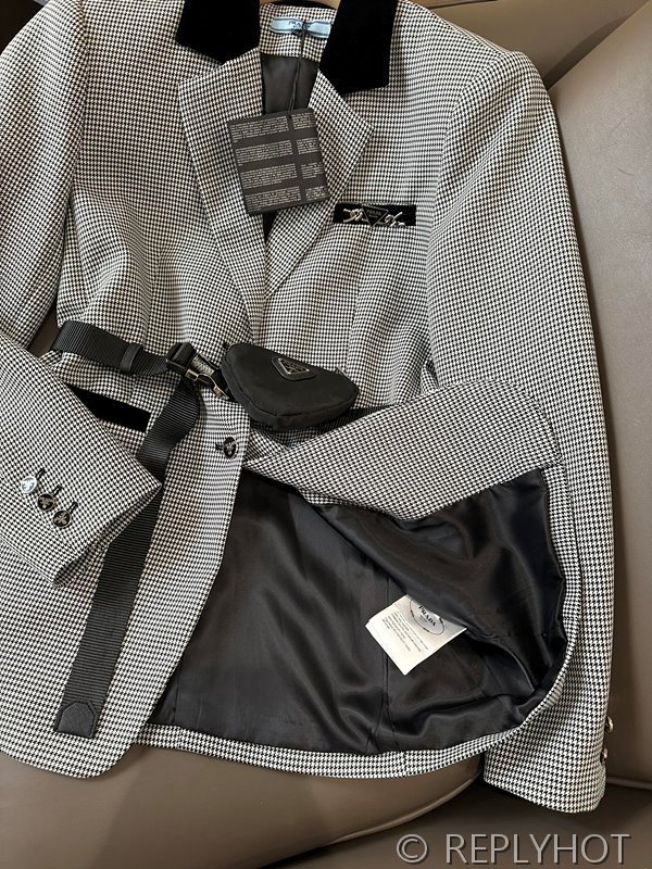 프라다 슬림 벨트 블레이저 2color