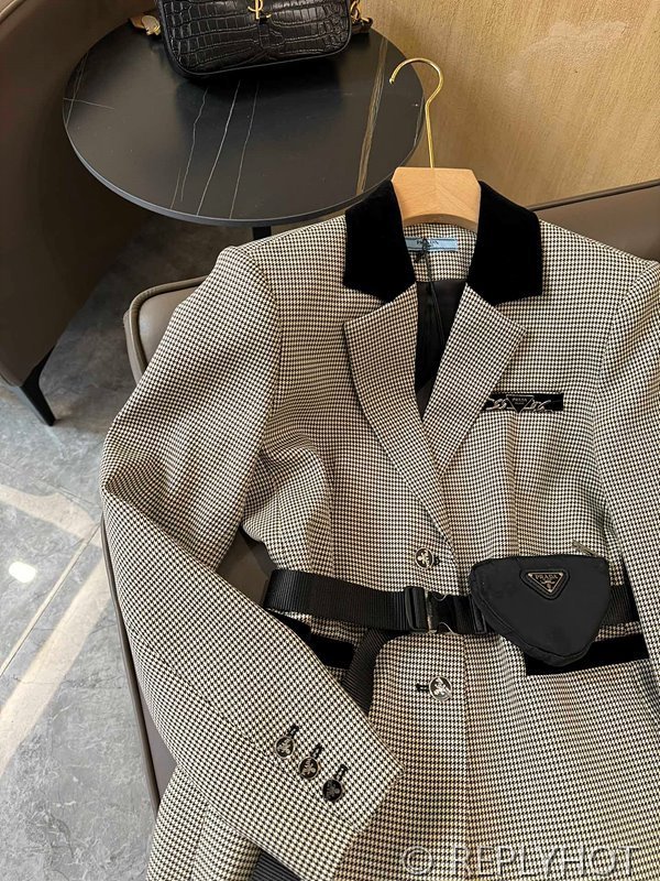 프라다 슬림 벨트 블레이저 2color