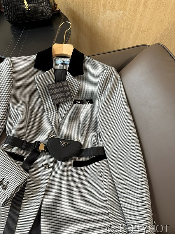 프라다 슬림 벨트 블레이저 2color