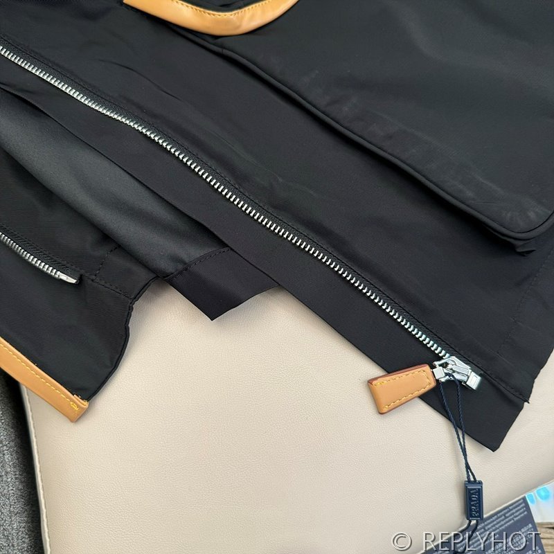 프라다 쇼스타일 가죽트리밍 워크웨어 나일론 숏자켓