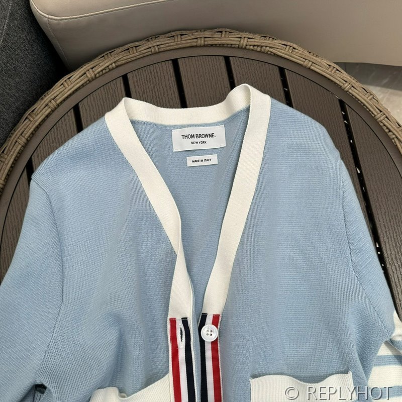 톰브라운 브이넥 니트 가디건