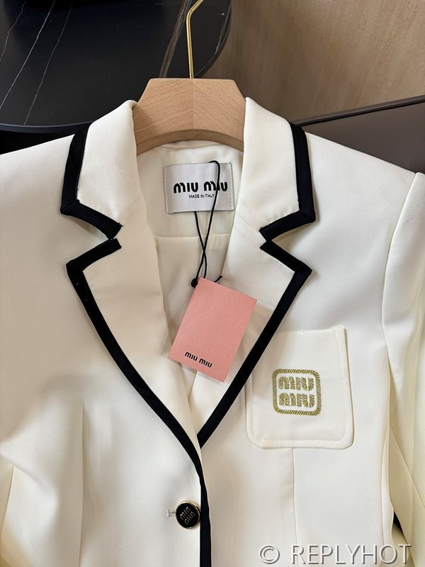 미우미우 레터 자수 블레이저 2color