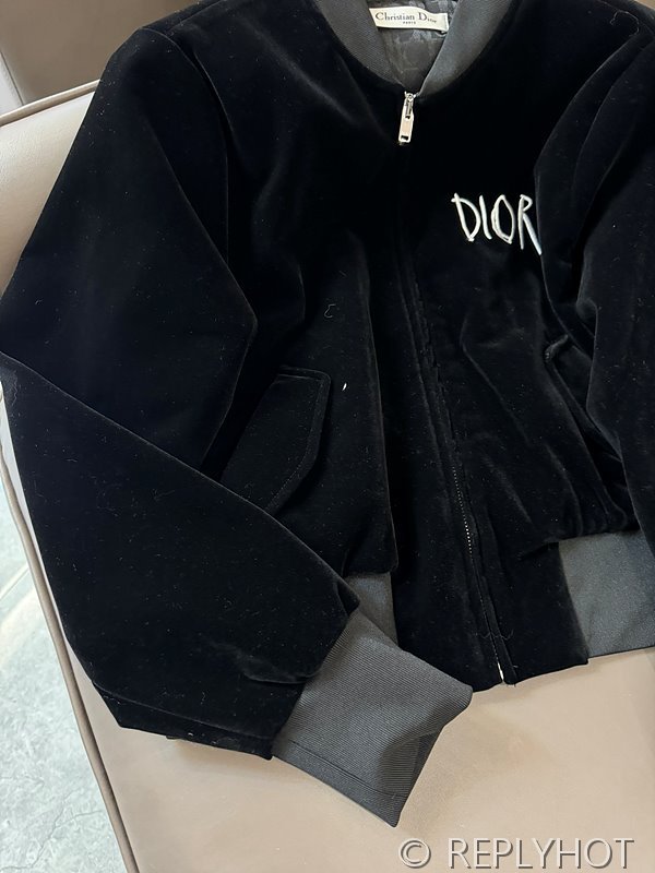 디올 벨벳 로고자수 자켓