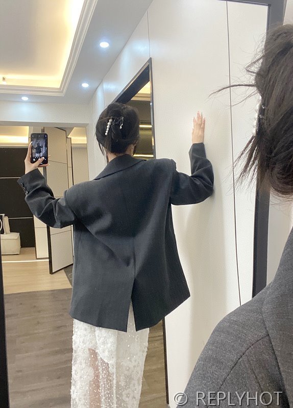 프라다 트라이앵글 로고 실루엣 슈트 자켓