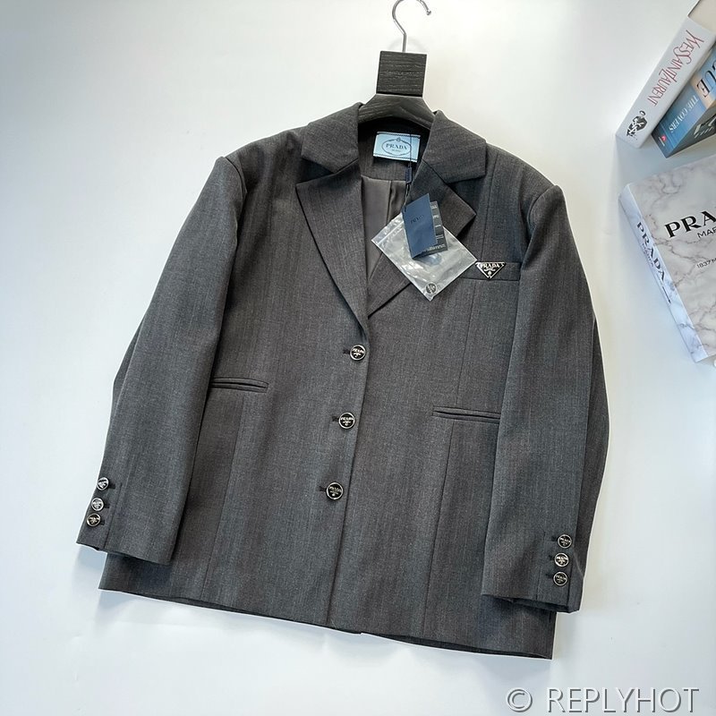 프라다 트라이앵글 로고 실루엣 슈트 자켓