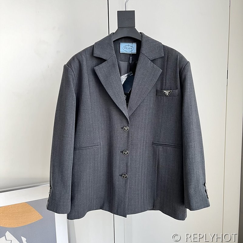 프라다 트라이앵글 로고 실루엣 슈트 자켓
