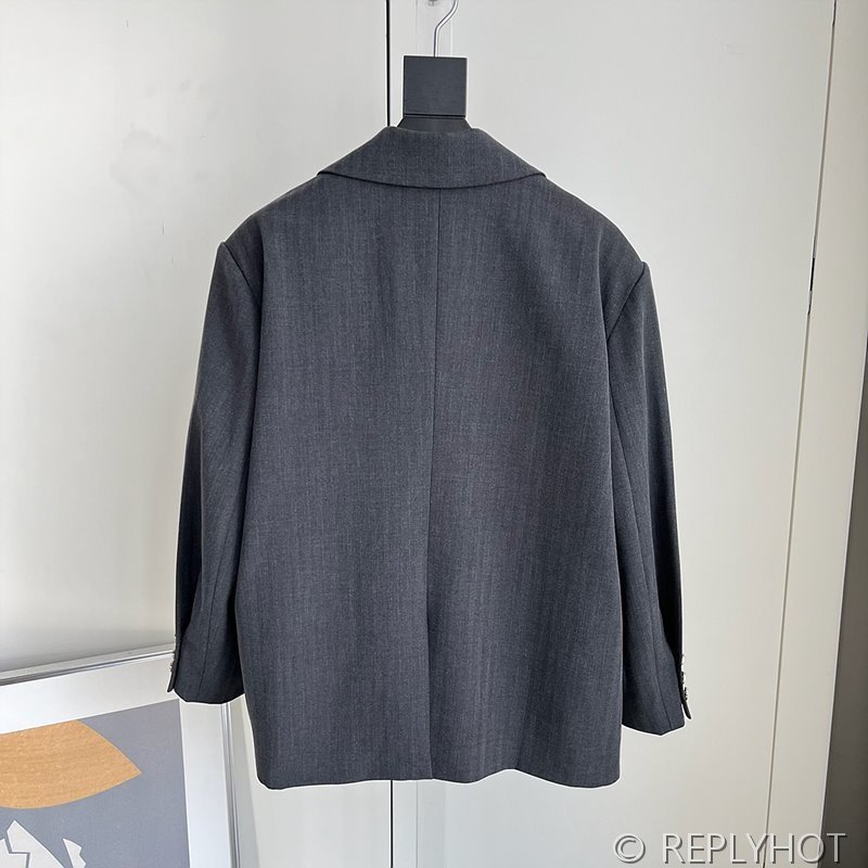 프라다 트라이앵글 로고 실루엣 슈트 자켓