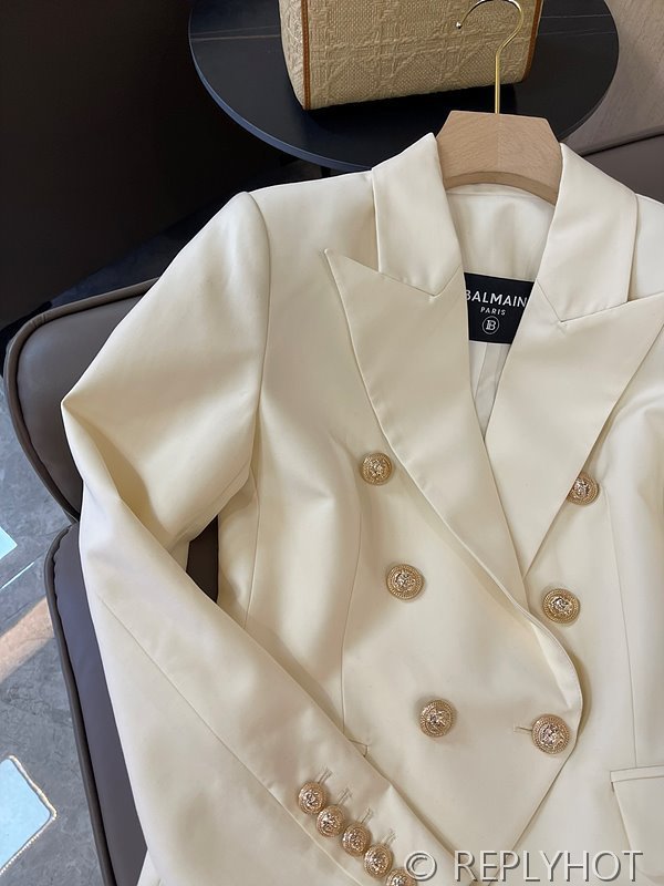 발망 클래식 골드 버튼 브이넥 블레이저