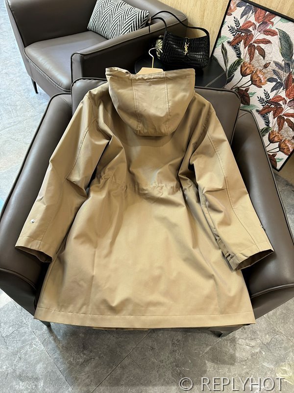 버버리 스트링 디테일 롱 트렌치 코트