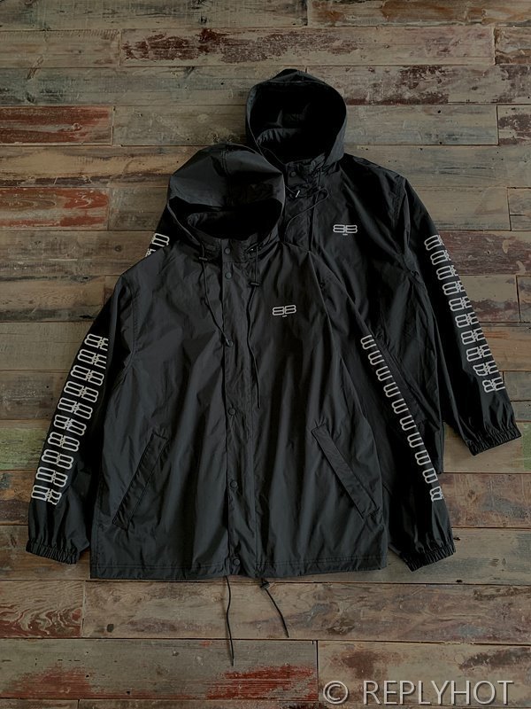 발렌시아가 오버핏 집업 후드 자켓 남여공용 [매장가 320만원대]