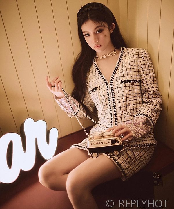 샤넬 흑백 체크 재킷 [매장가 550만원대]