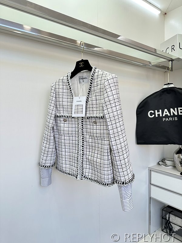 샤넬 흑백 체크 재킷 [매장가 550만원대]
