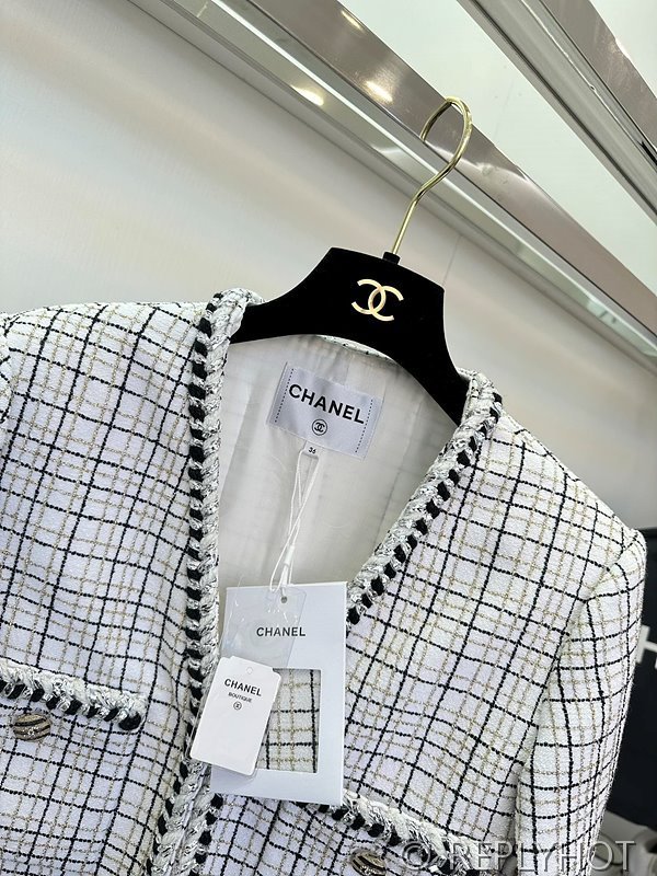 샤넬 흑백 체크 재킷 [매장가 550만원대]