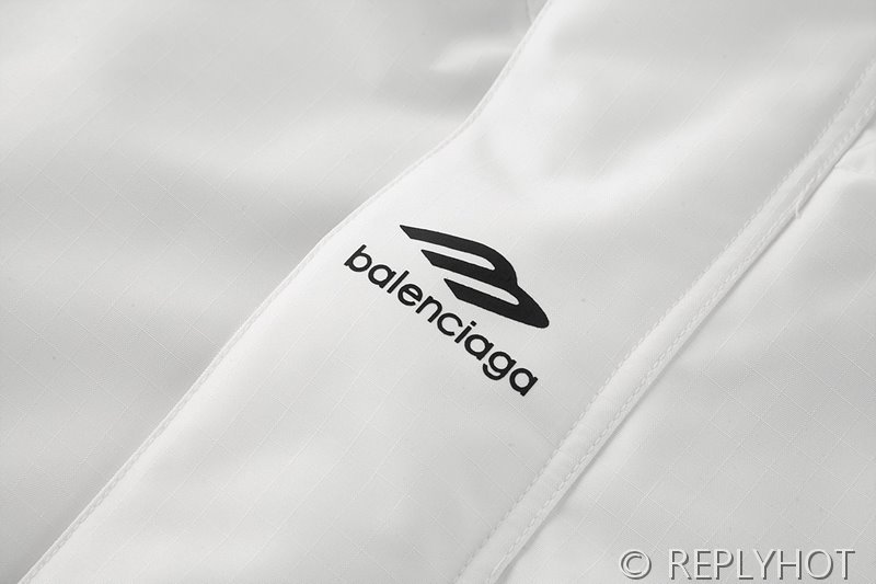 발렌시아가 스키 자켓(남여공용) [매장가 780만원대]