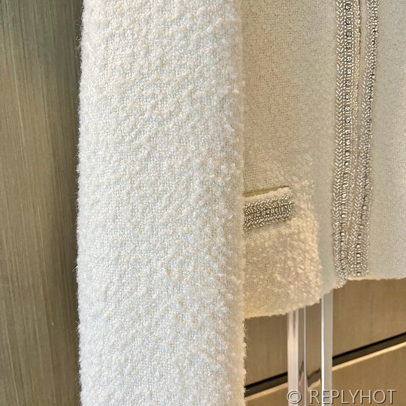 미우미우 트위드 가디건 [매장가 320만원대]