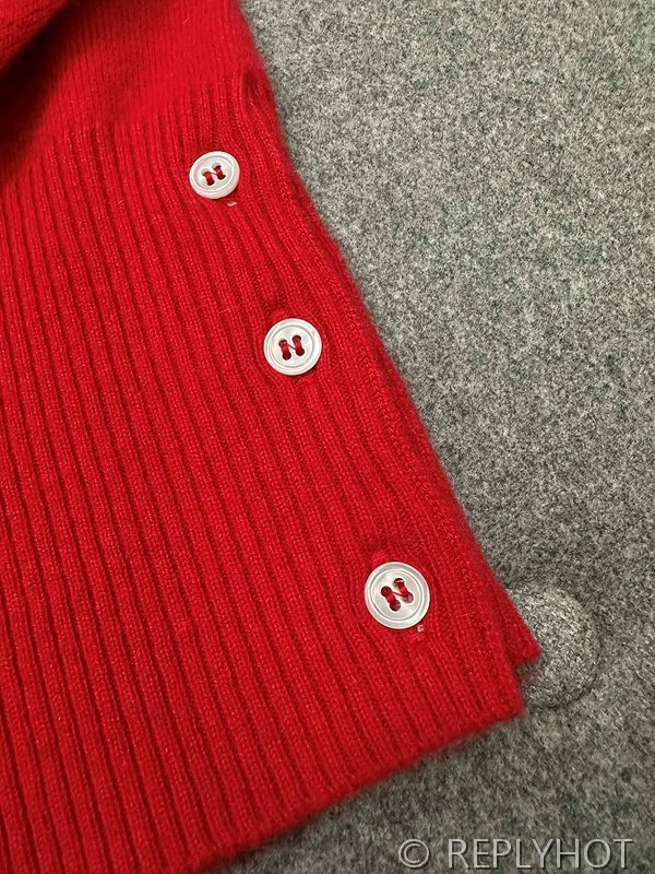 톰브라운 캐시미어 4 바 브이넥 카디건 레드 수지 가디건 [매장가 300만원대]