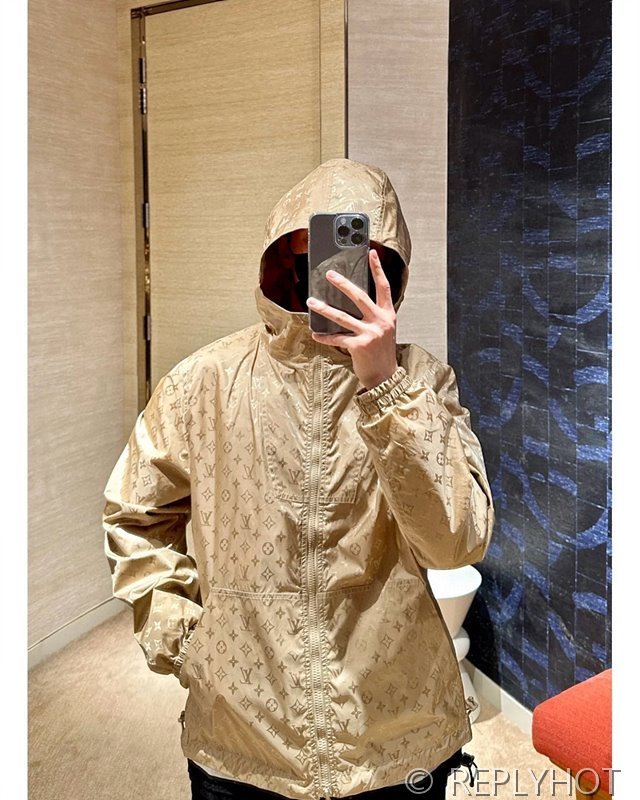 루이비통 모노그램 리버서블 나일론 윈드브래이커 3COLOR [매장가 410만원대]