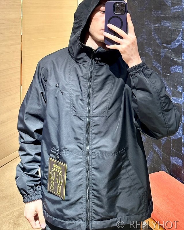 루이비통 모노그램 리버서블 나일론 윈드브래이커 3COLOR [매장가 410만원대]