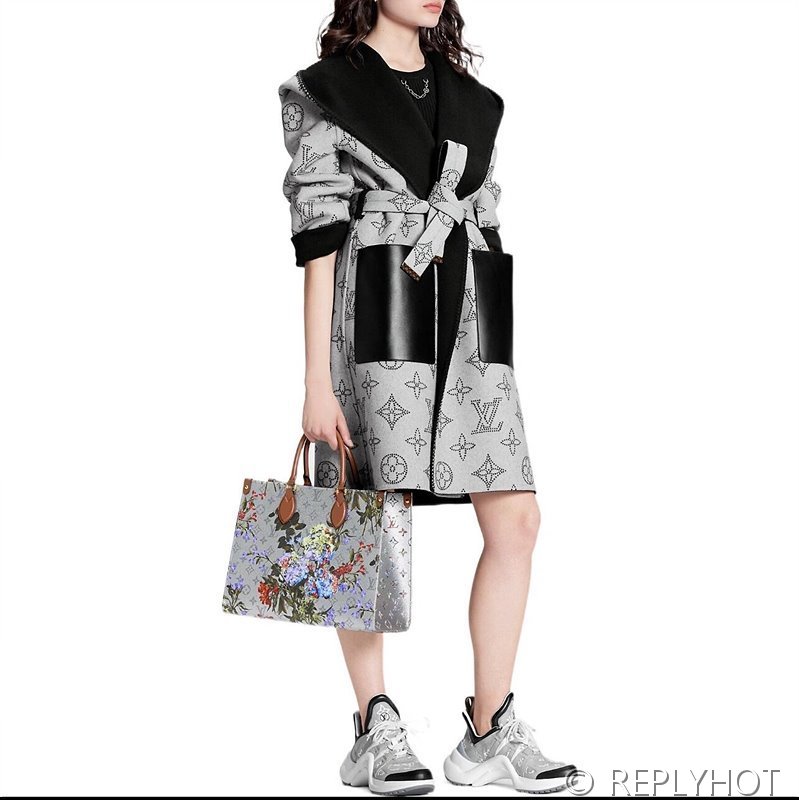 루이비통 블랙 리버서블 마히나 모노그램 울랩 코트 [매장가 770만원대]