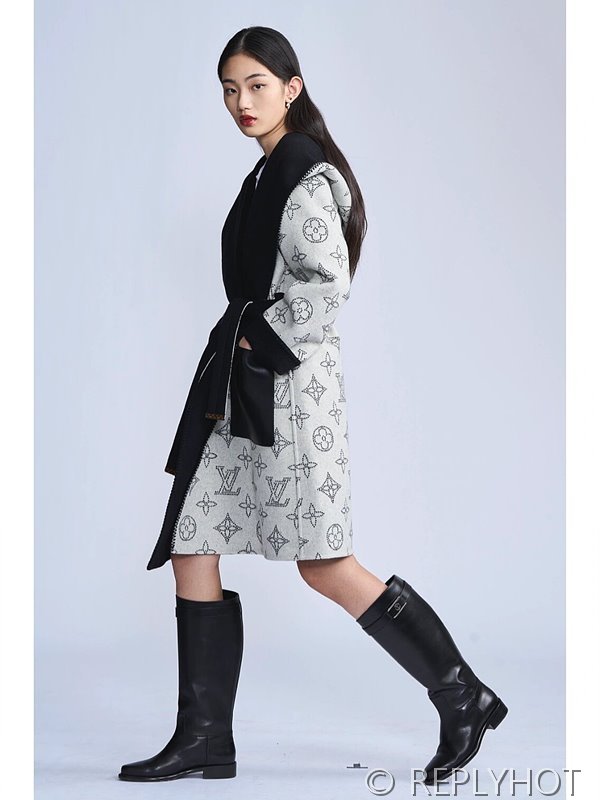 루이비통 블랙 리버서블 마히나 모노그램 울랩 코트 [매장가 770만원대]