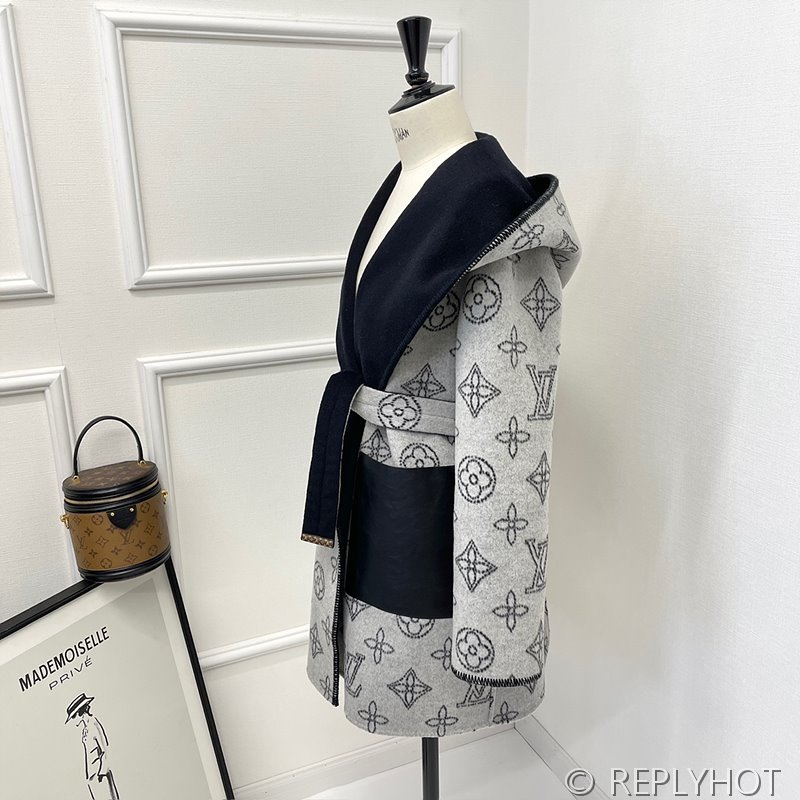 루이비통 블랙 리버서블 마히나 모노그램 울랩 코트 [매장가 770만원대]