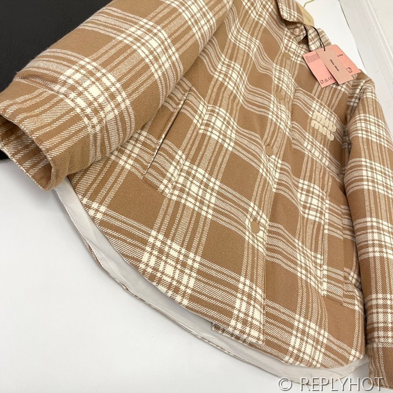 미우미우 미디엄 웨이트 벨루어 체크 다운 재킷 2COLOR (남여공용) [매장가 450만원대]