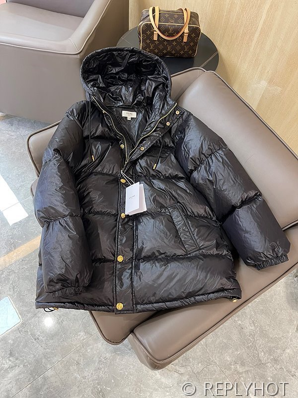셀린느 구스다운 패딩 광택블랙[매장가 만원대]